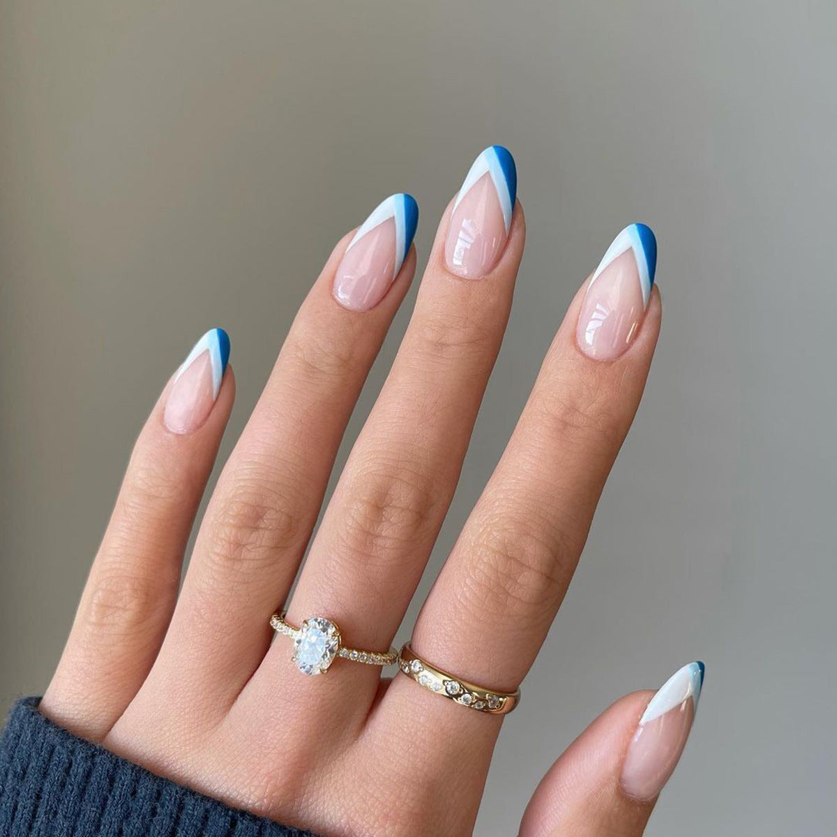 Kunstvolle Nagelkunst mit eleganten Spitzen und geometrischen Akzenten Brehn