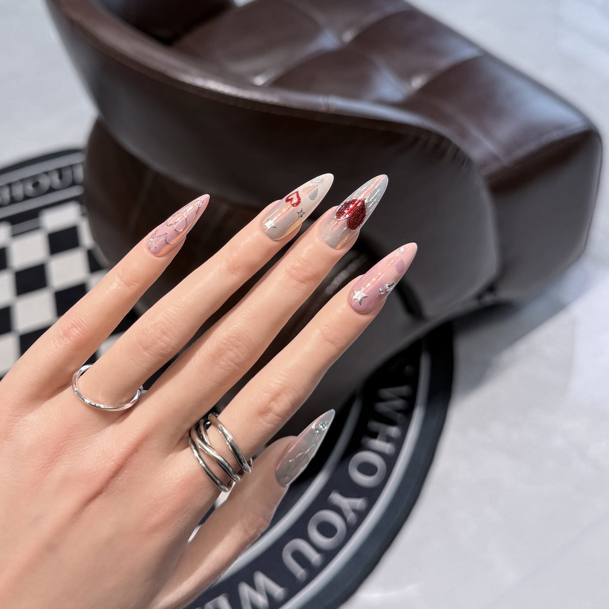 Elegantes Dekoratives Stiletto Press-On Nagelkunst Set Brehn