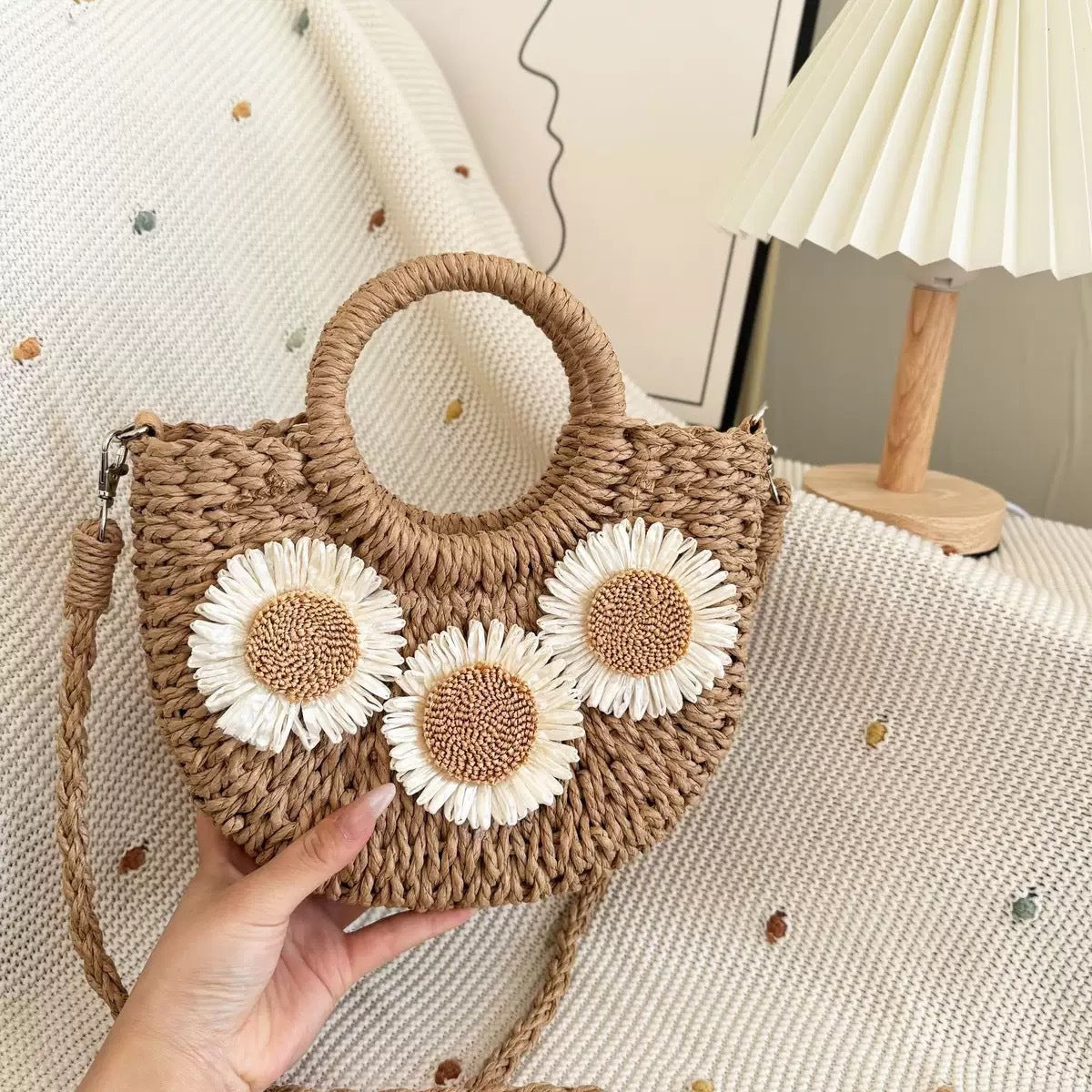 Handtasche Aus Naturmaterial mit Floralen Akzenten Brehn