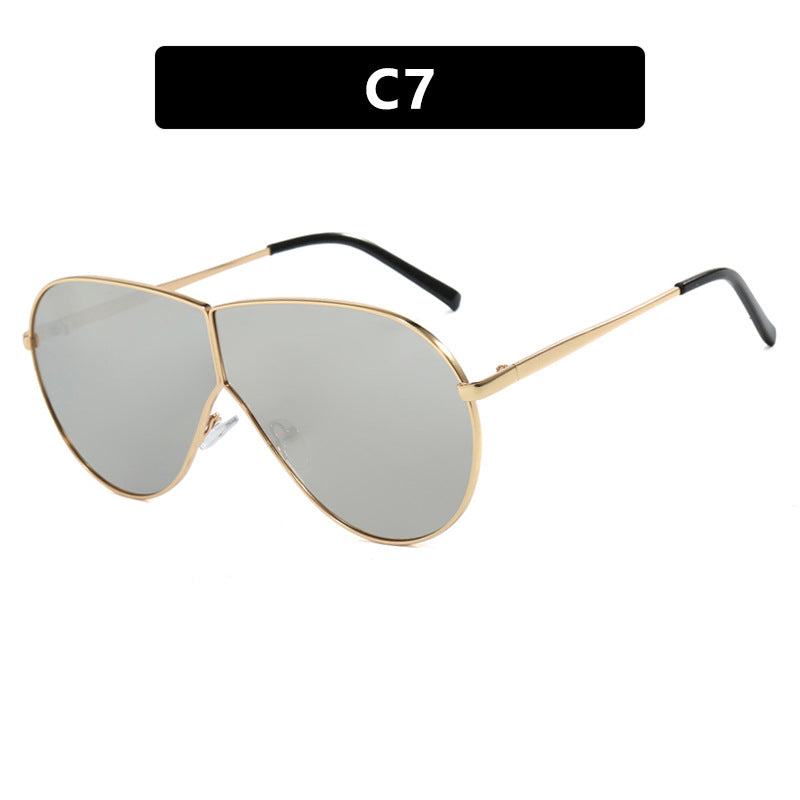 Damen Pilotensonnenbrille mit elegantem goldenen Rahmen und blauen Gläsern Brehn