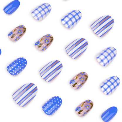 Kunstvolle Nagelkunst mit floralen und geometrischen Designs Brehn