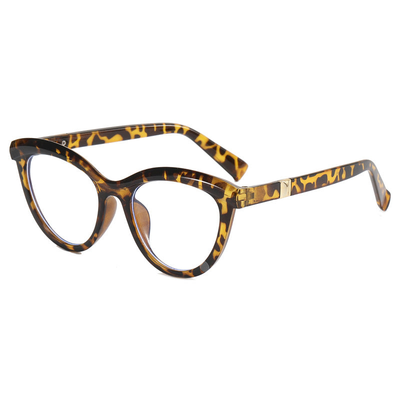 Damen Cat-Eye Brille mit feinem Rahmen und eleganten Akzenten Brehn