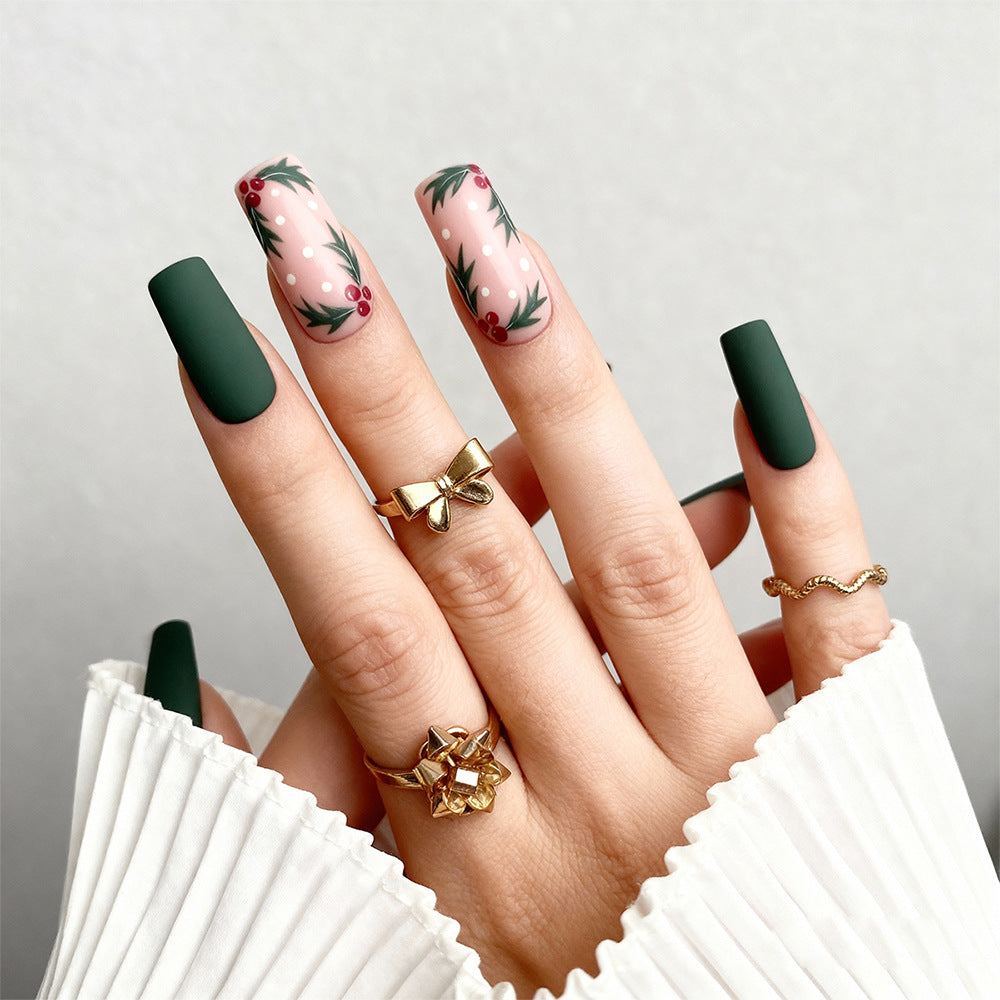 Elegante Kunstnägel mit Weihnachtsdesign Brehn