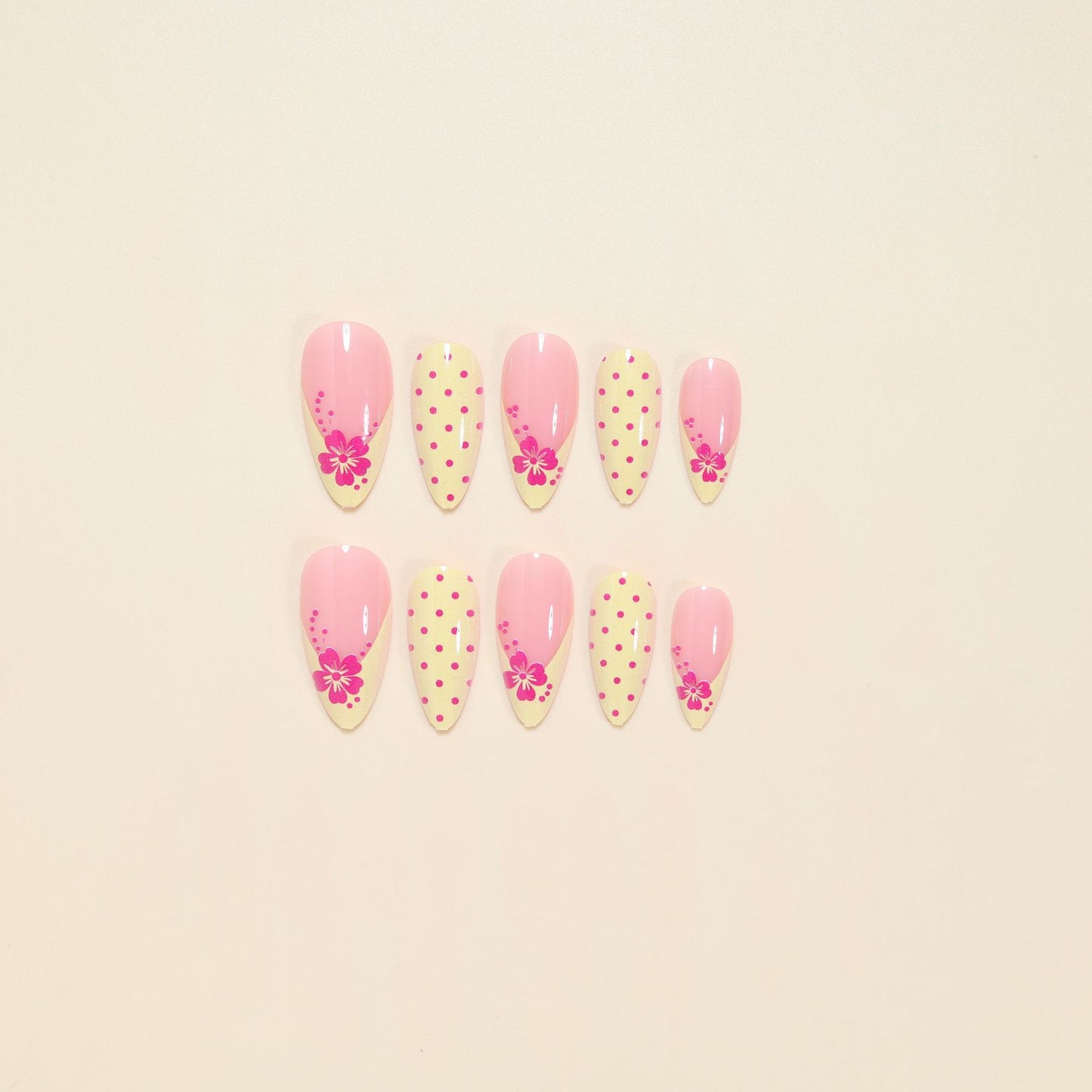 Elegante florale Stiletto-Nagelkunst-Tipps Brehn