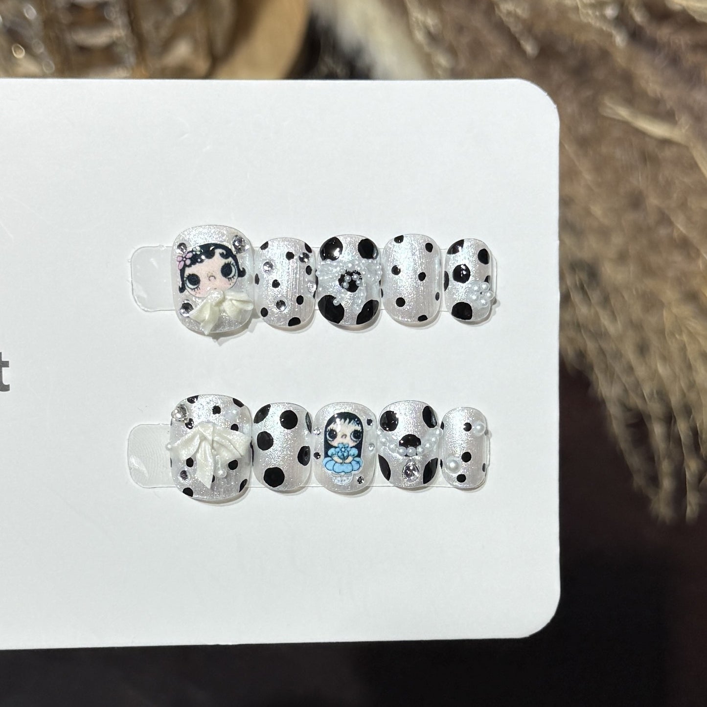 Verspieltes Charakter Press-On Nail Art Set Brehn