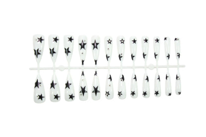 Kunstnägel mit stilvollem Stern-Design Brehn