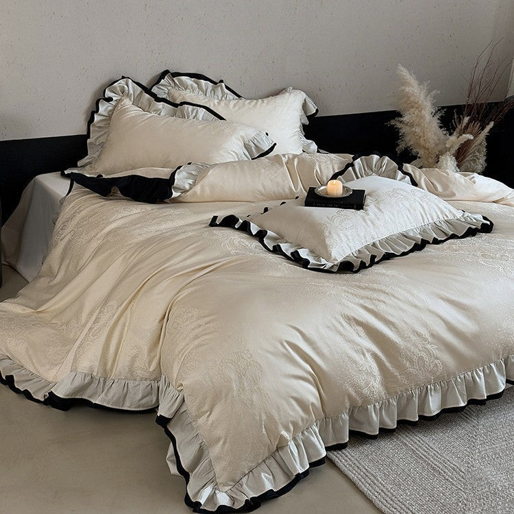 Romantisches Bettwäsche-Set mit Rüschenbordüre und feiner Jacquard-Stickerei