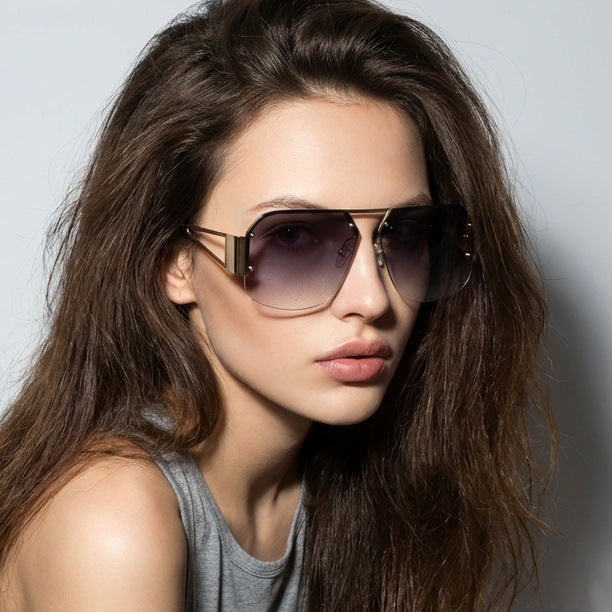 Damen oversized Sonnenbrille mit markantem Rahmen und sanften Farbverlauf Brehn