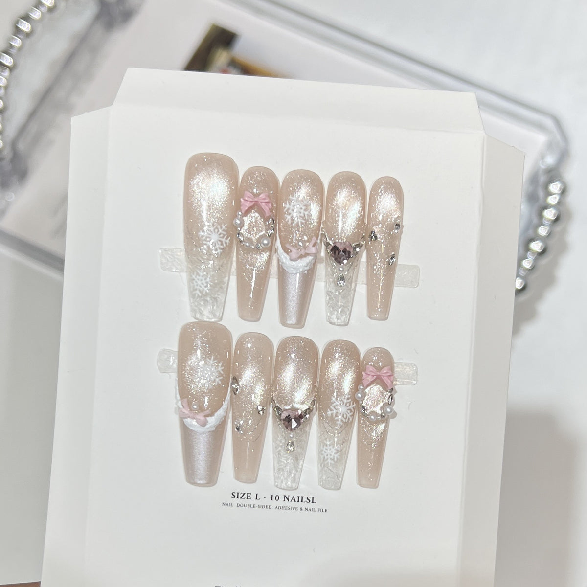 Schneeflocken-inspirierte Glitzer Press-On Nagel Set Brehn