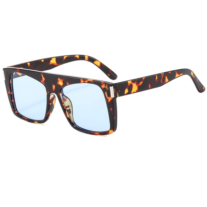 Damen Oversized Sonnenbrille mit schützenden Gläsern und trendy Rahmen Brehn