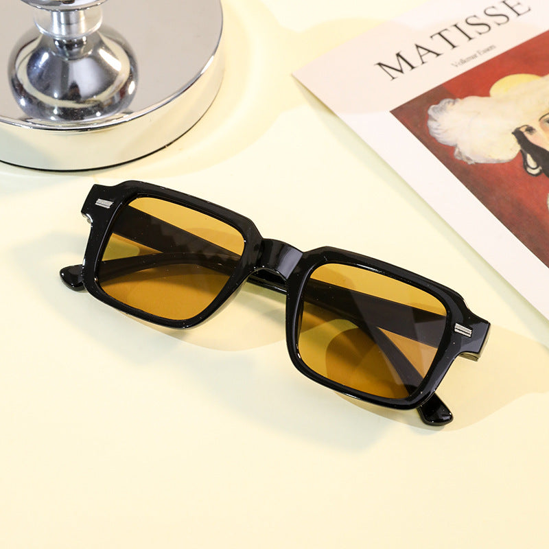 Damen moderne rechteckige Sonnenbrille mit farbigen Gläsern Brehn