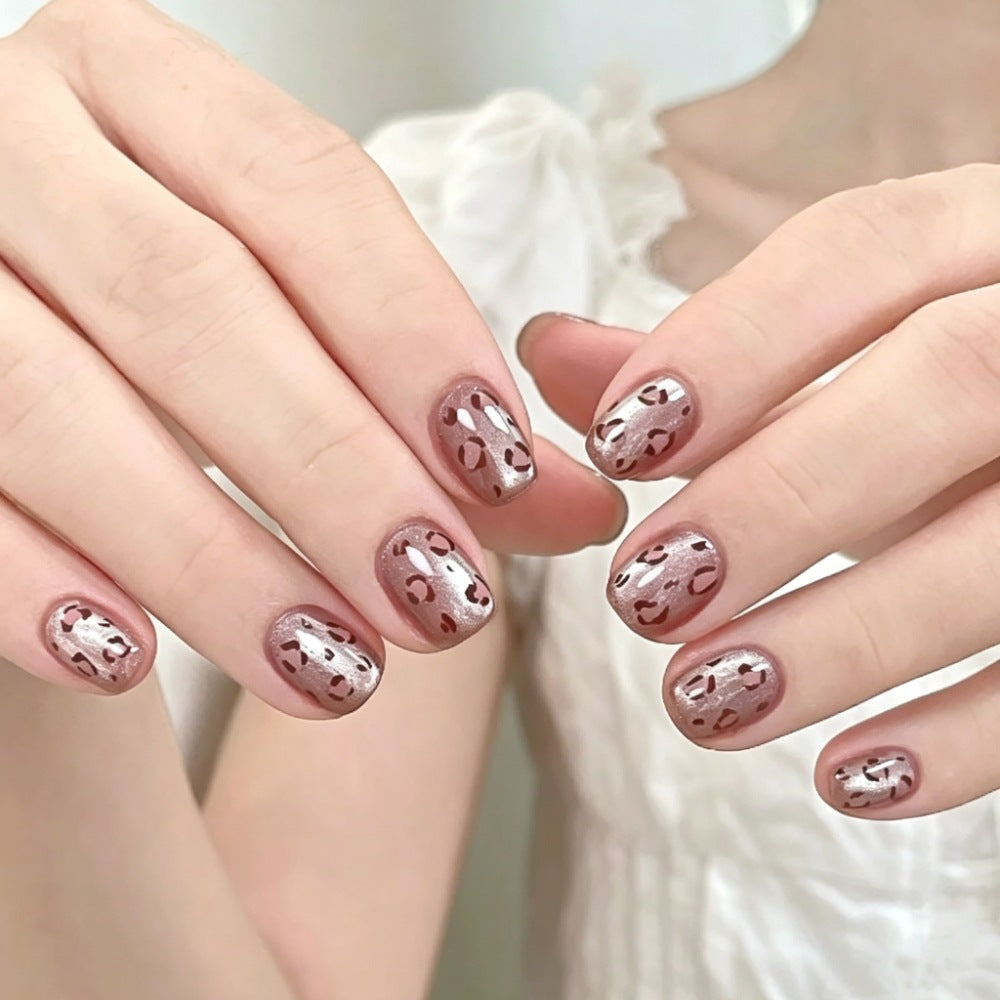 Künstlerisches Press-On-Nagelset mit Leopardenmuster-Design Brehn