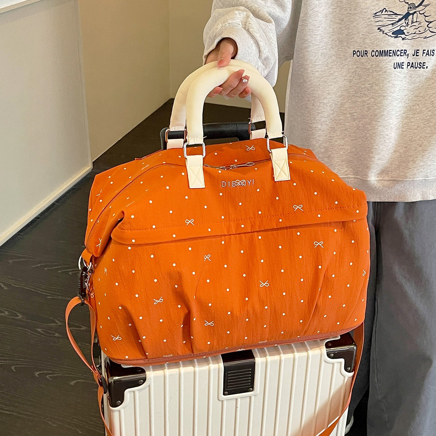 Multi-Pocket Weekender Duffle Brehn