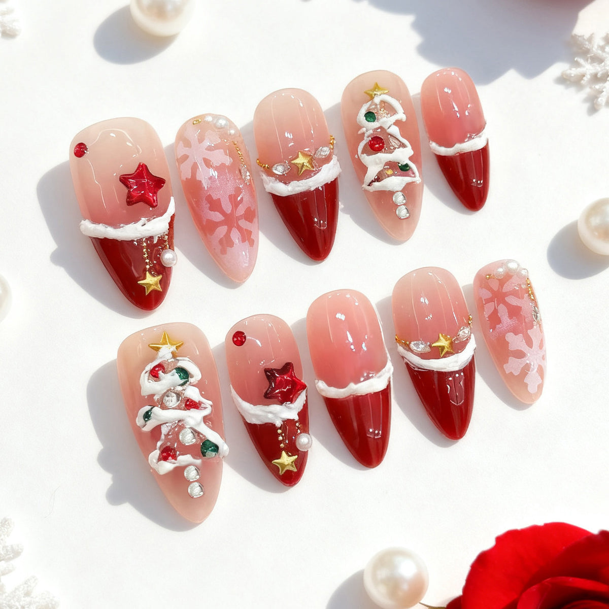 Kunstnagelset mit glamourösen goldenen Akzenten Brehn