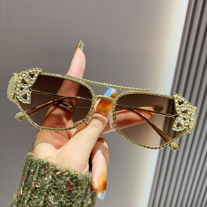 Damen Luxus Sonnenbrille mit elegantem Schmetterlings-Detail Brehn