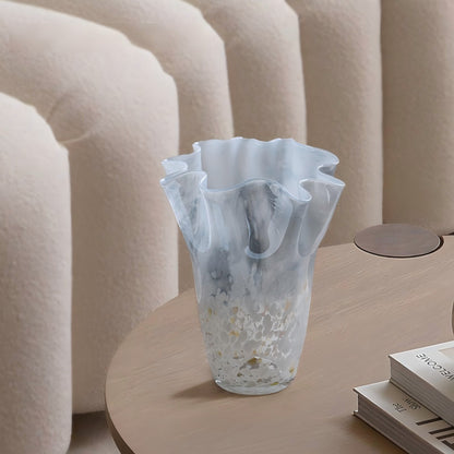 Elegante Glasvase mit wellenförmigem Rand Brehn