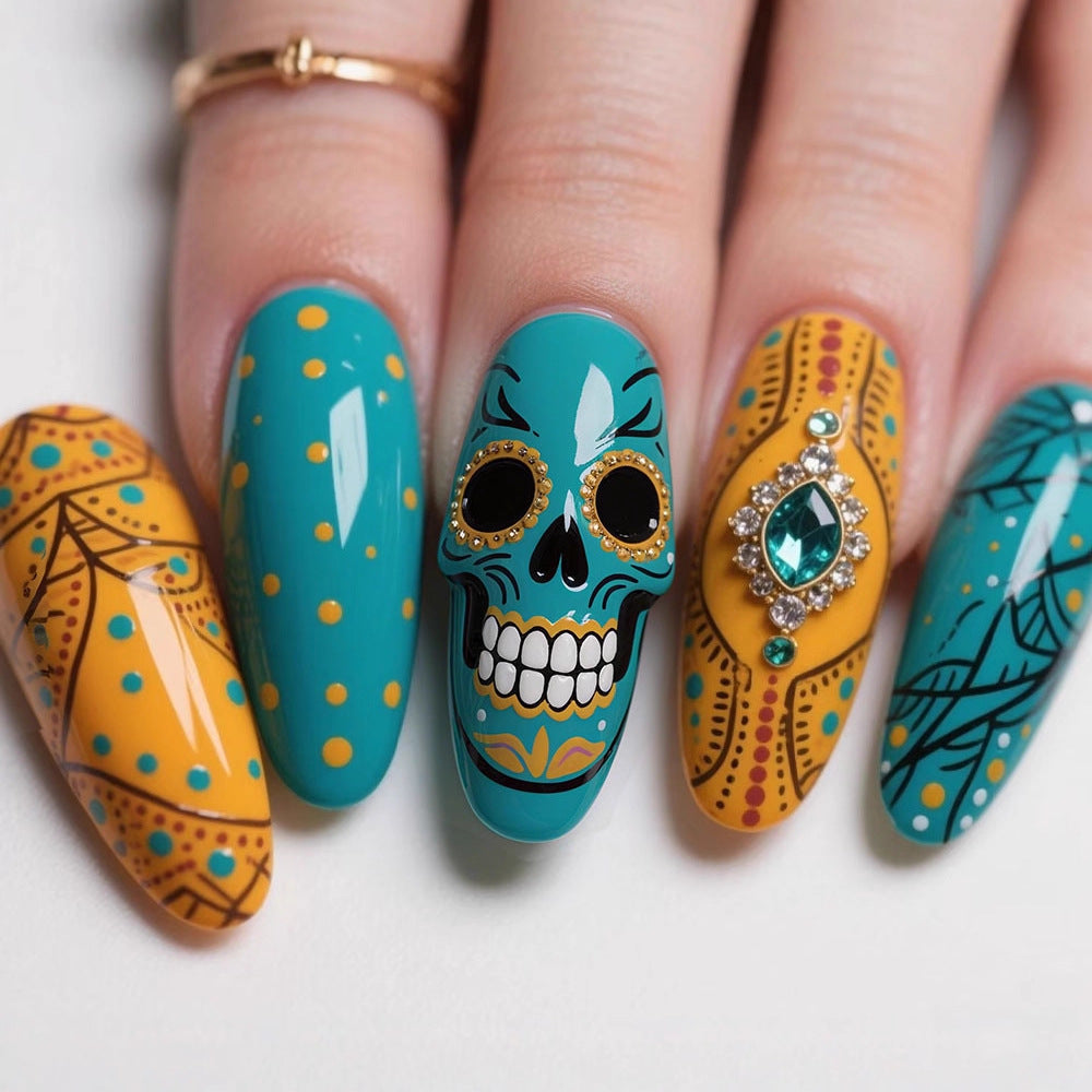 Kunstnägel mit Detailreichen Totenkopf-Motiven Brehn