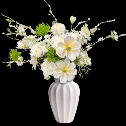 Künstlicher Blumenstrauß mit realistischen Texturen