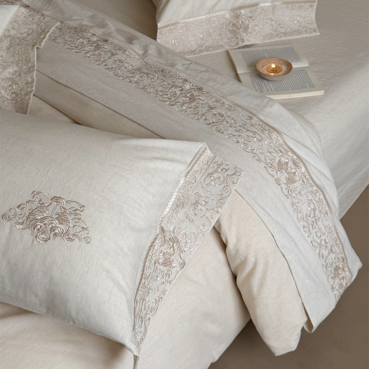 Artisan gewaschenes Leinen Bettbezug-Set mit handgestickter Barockstickerei