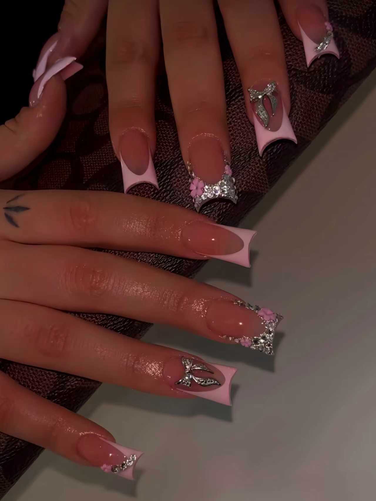 Glamorous Nail Art Extensions Brehn