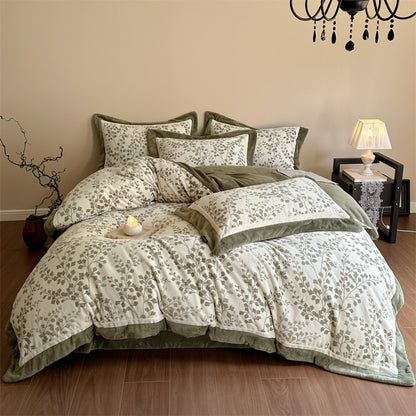 Luxuriöses gesteppte Bettwäsche-Set mit Samt-Bordüre und floralem Zweigmotiv