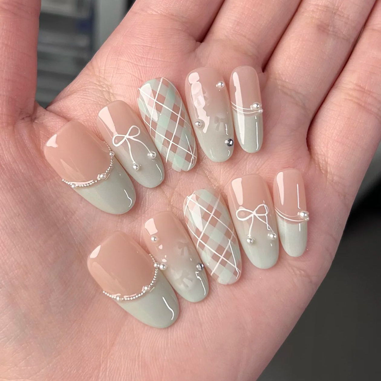 Künstlerisches Press-On Nagelset Brehn