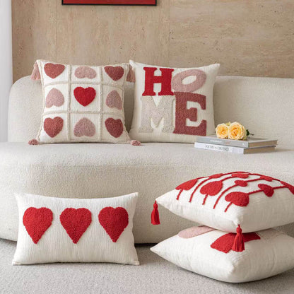 Rechteckiges tufted Buchstaben-Lendenkissen mit Loop-Pile 'LOVE' Akzent