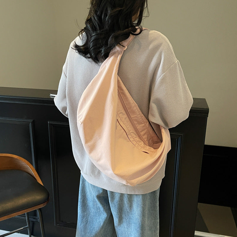 Zeitgenössische Schultertasche Brehn