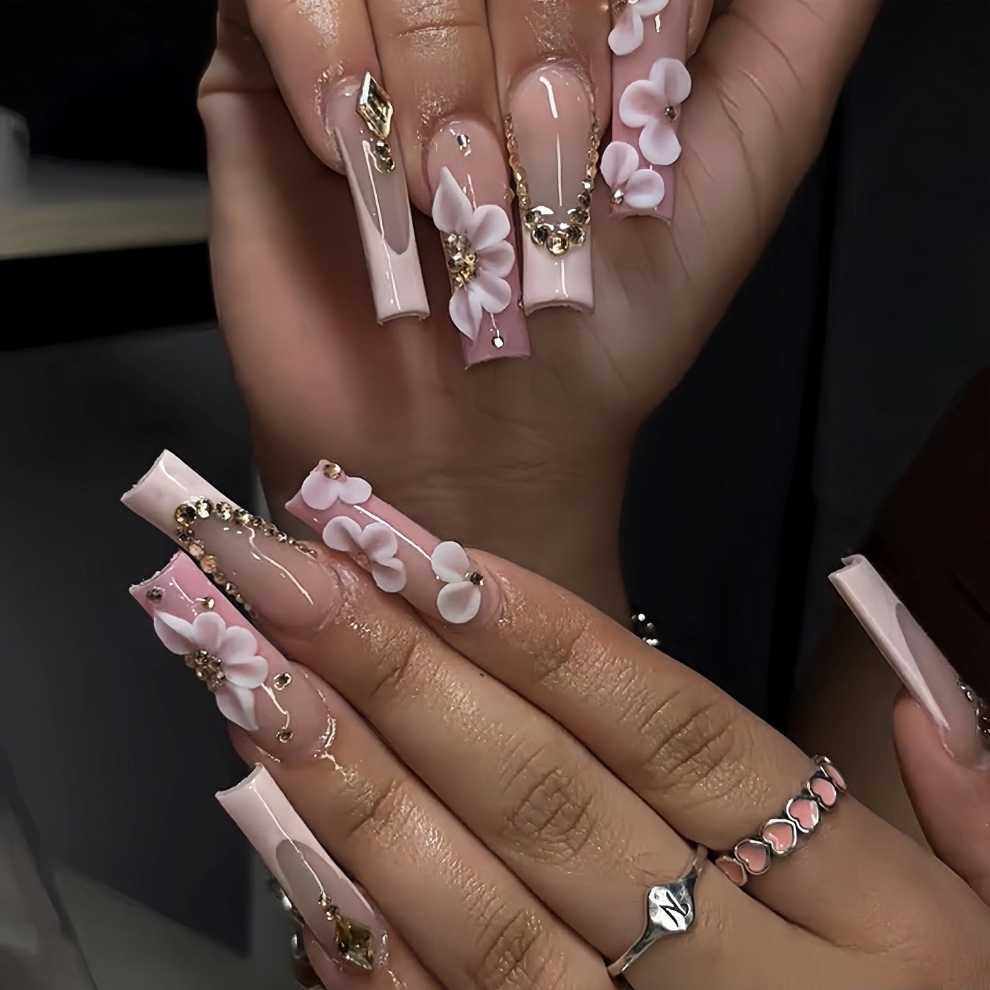 Extravagante florale Press-On-Nagelerweiterungen Brehn