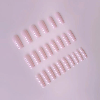 Kunstnagelset mit elegantem Hochglanz und modernem Design Brehn