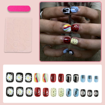Kunstnagelset mit kreativen und bunten Designs Brehn
