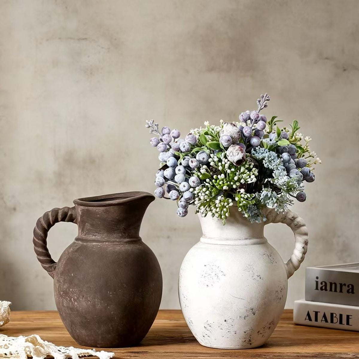 Elegante und Rustikale Keramikkaraffe Brehn