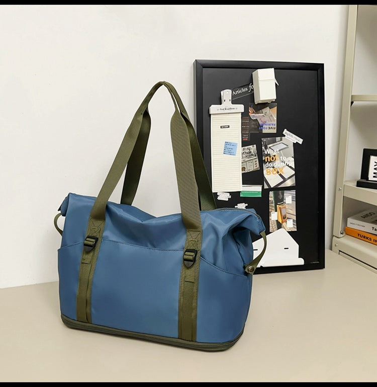 Geräumige Sport- und Reisetasche mit Wasserabweisendem Material Brehn