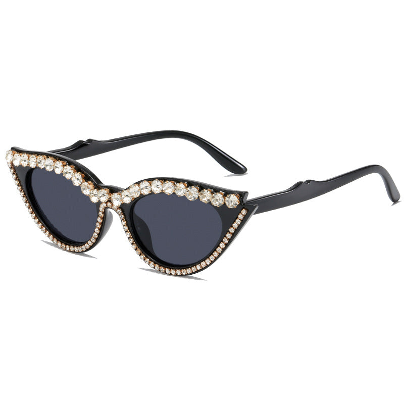 Damen extravagante Cat-Eye Sonnenbrille mit glamourösen Kristallverzierungen Brehn