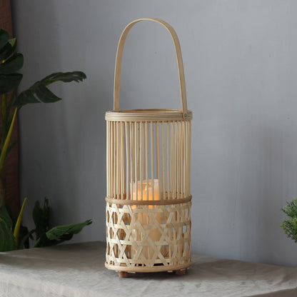 Handgefertigte Laterne aus Rattan Brehn