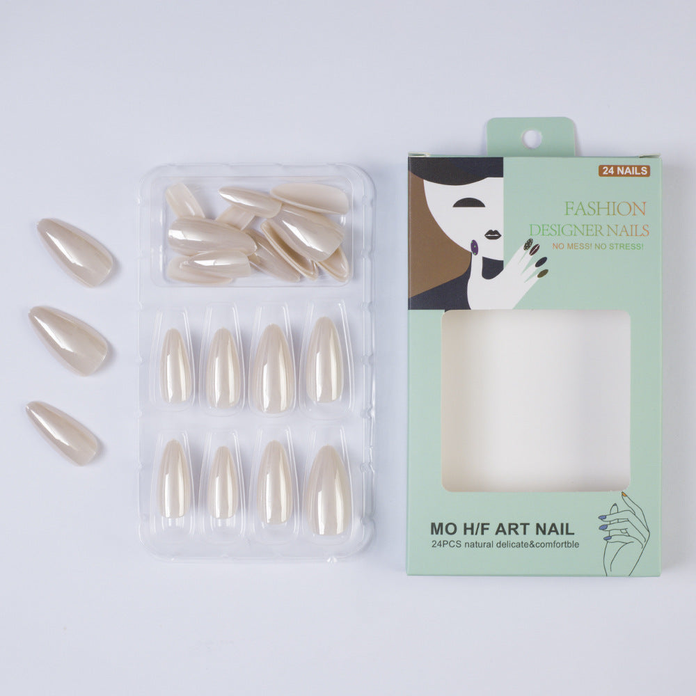 Elegante Kunstnägel für besondere Anlässe Brehn