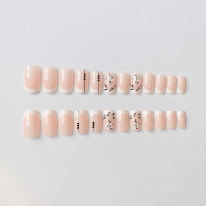 Elegantes florales French Tip Nagelkunst Set