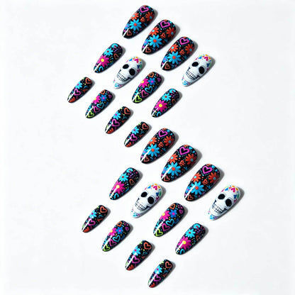 Künstlerisches Skull- und Blumen-Nagelkunst-Kit