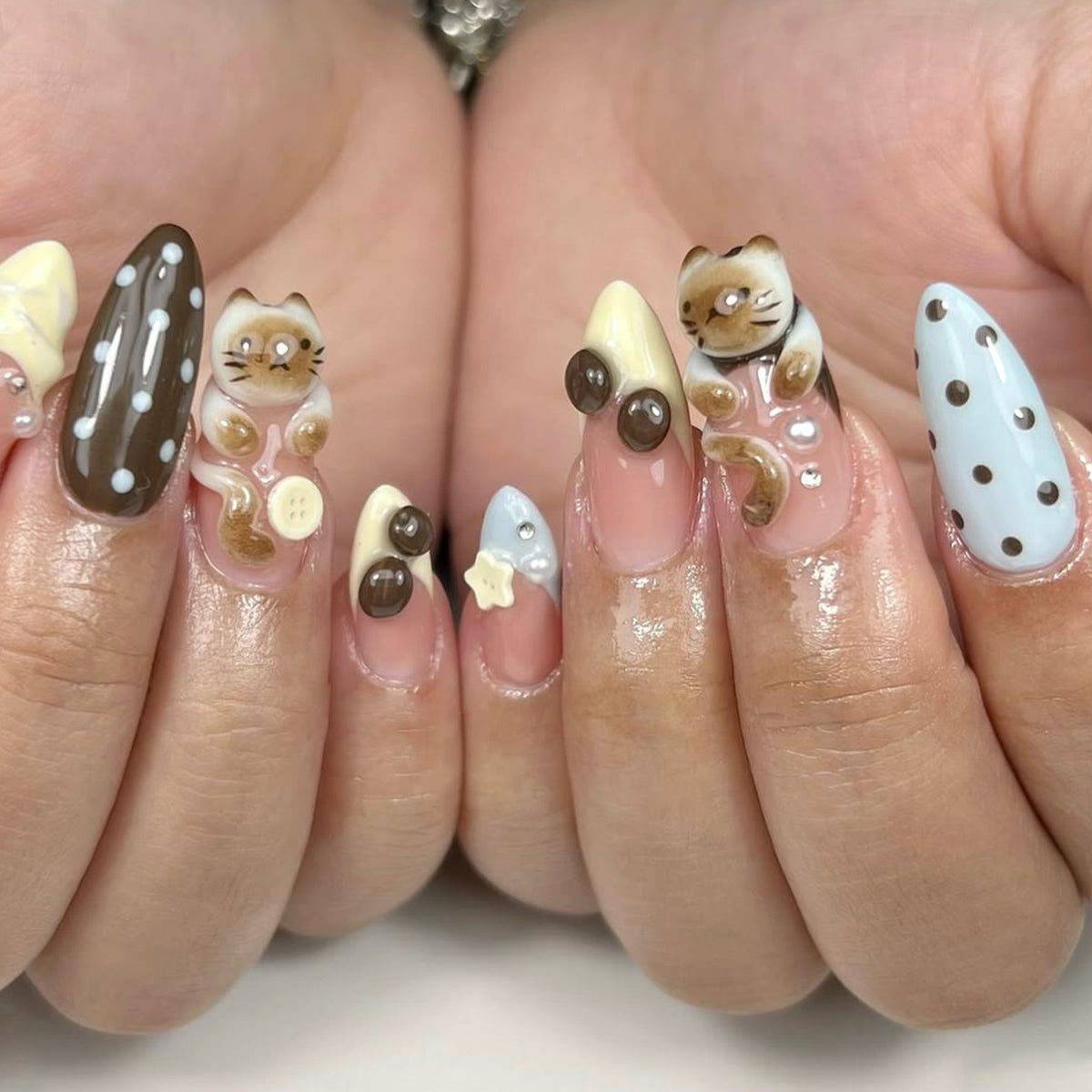 Dekorative Nagelkunst