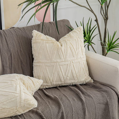 Quadratischer Kissenbezug mit geometrischem Chenille‑Tufting und weichem Baumwollmix Brehn