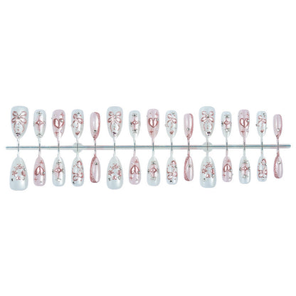 Kunstnagelset mit elegantem Blüten- und Strassdesign Brehn