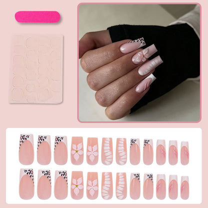 Elegantes Kunstnagelset mit floralen und tierischen Akzenten Brehn
