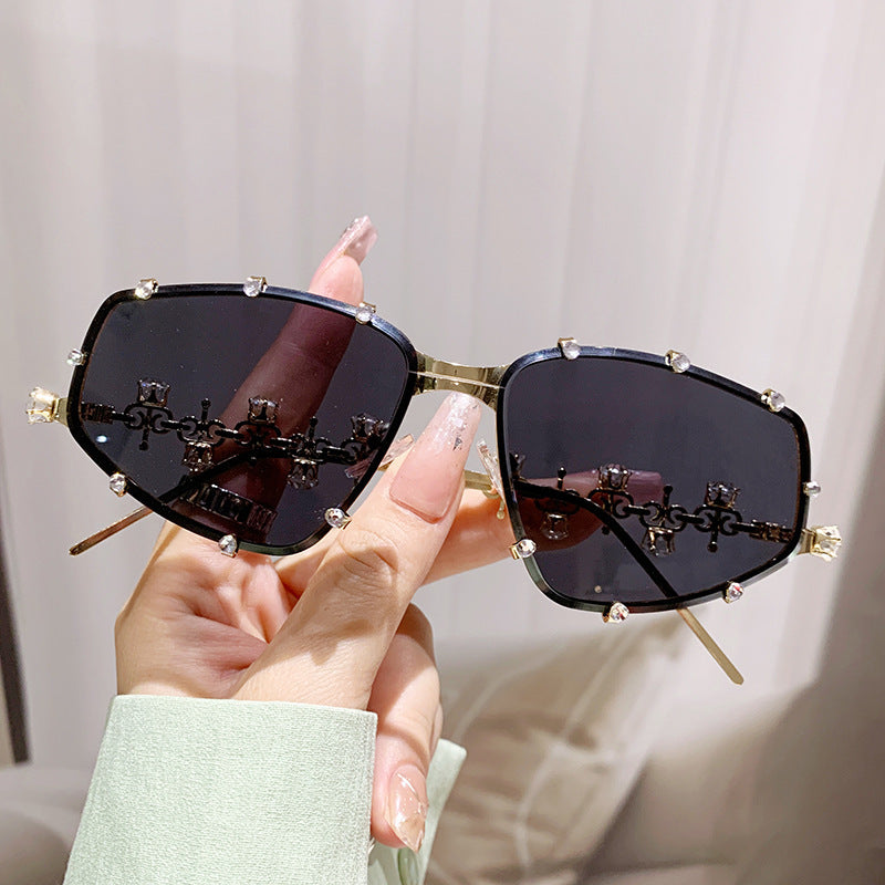 Damen Designer-Brille mit glamourösem Akzent und funkelnden Glitzersteinen Brehn