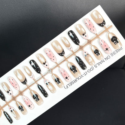 Künstlerisches Press-On Nageldesign Brehn