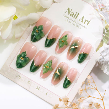 Dekorative Nagelkunst