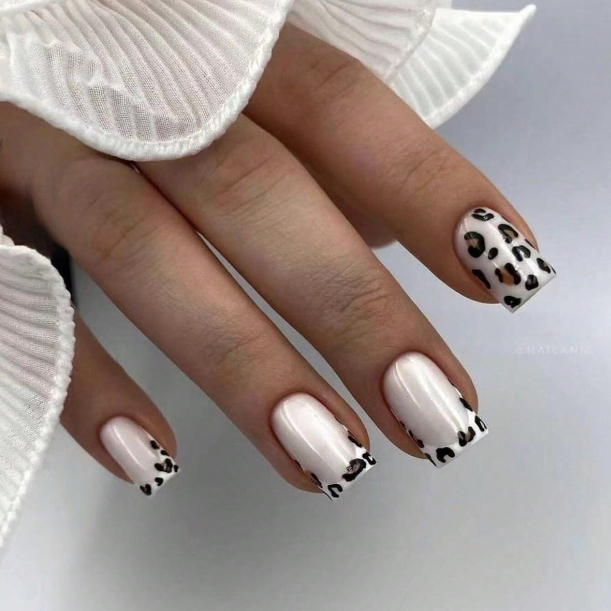 Elegantes Leopardenmuster Nagel Kunst Set