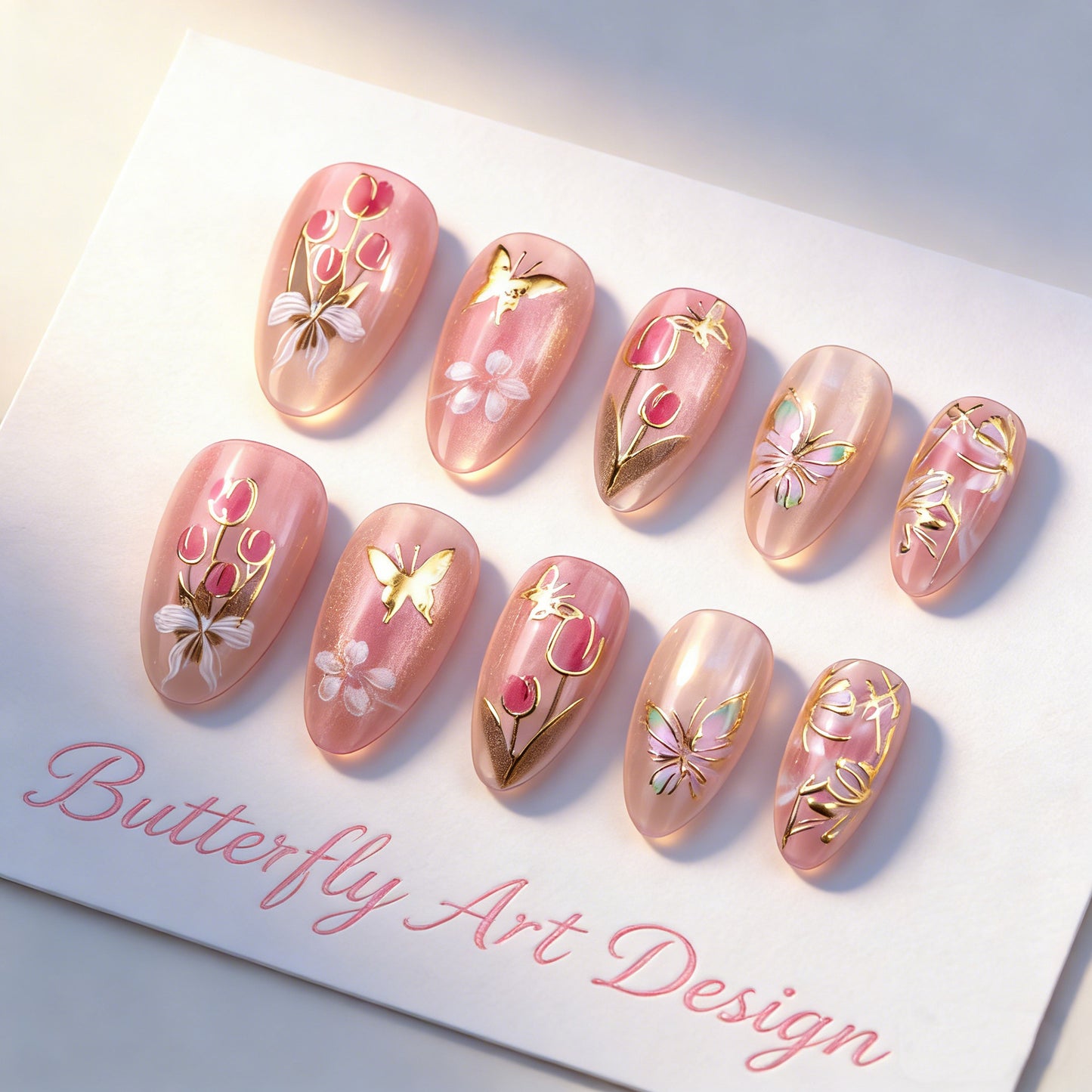 Elegante Kunstnägel mit floralen Designs Brehn