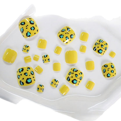 Stylische Tierdruck Pediküre Nagelkunst Brehn