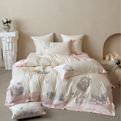 Luxuriöses floral besticktes Baumwollsatin-Bettwäsche-Set mit Volant und Zierkissen Brehn