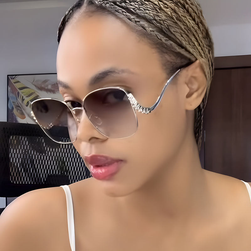 Damen auffällige Sonnenbrille mit funkelnden Applikationen Brehn